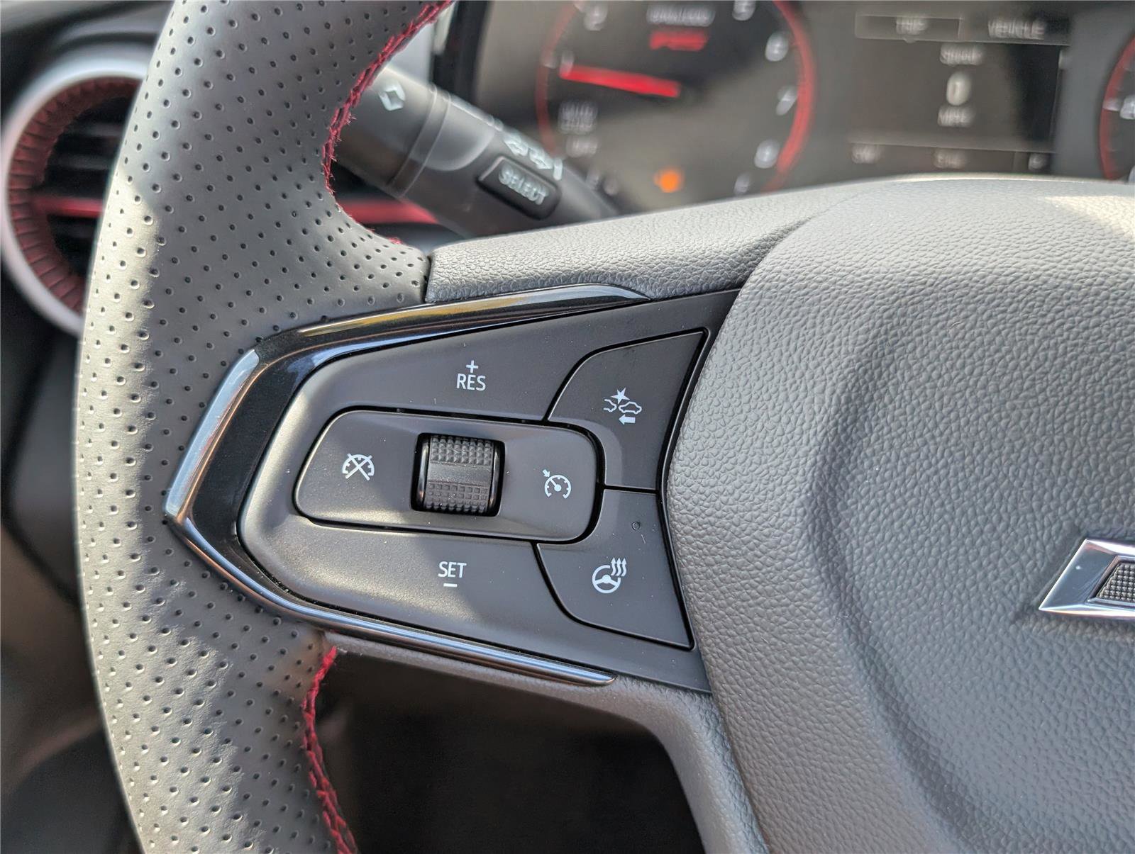 New 2026 Chevrolet Trax RS w/ Sunroof Package FWD image 17
