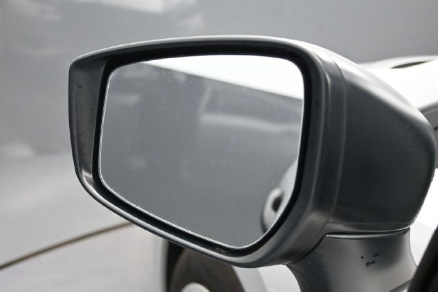 Used 2025 Nissan Versa S w/ Trunk Package FWD image 4