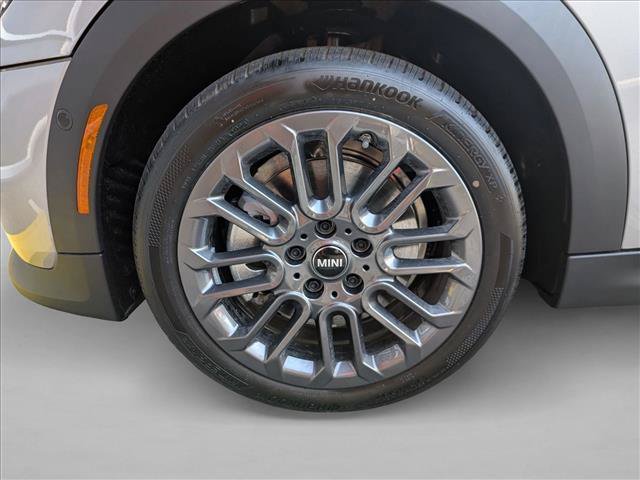 New 2026 MINI Cooper 2-Door Hardtop FWD image 10