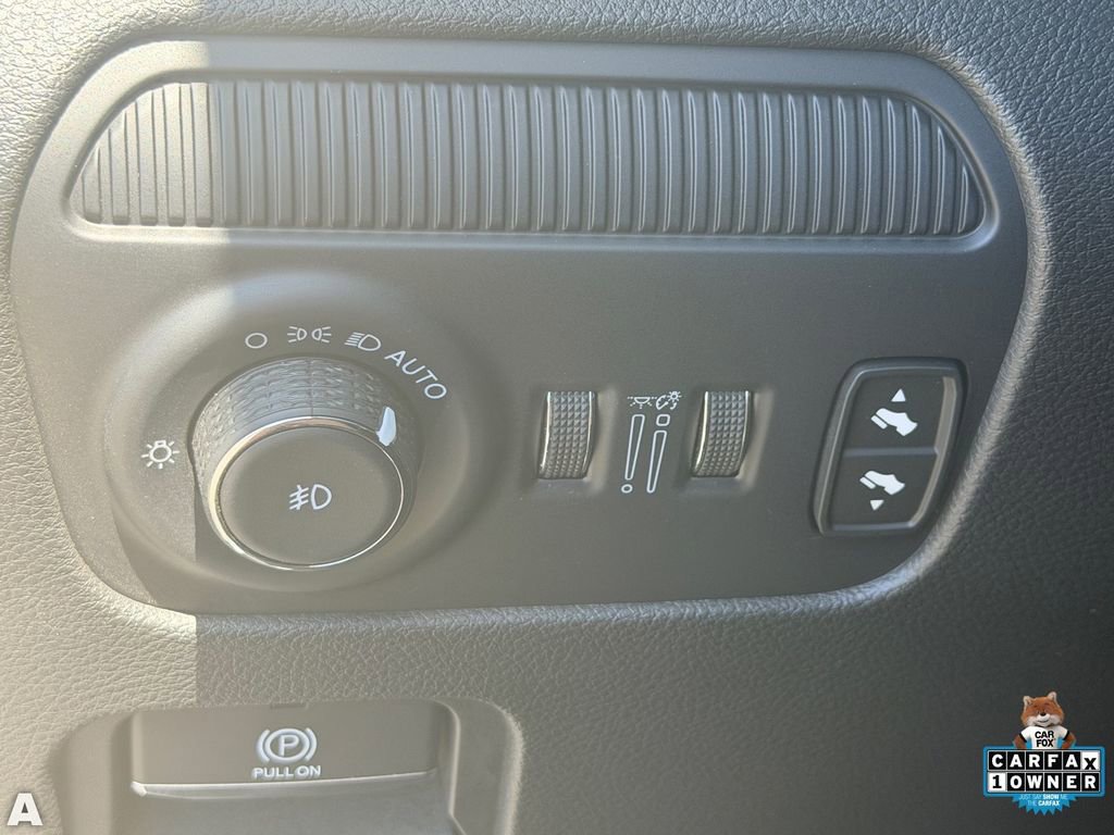 Used 2024 Jeep Wagoneer L Series III w/ Premium Group I AWD/4WD image 19