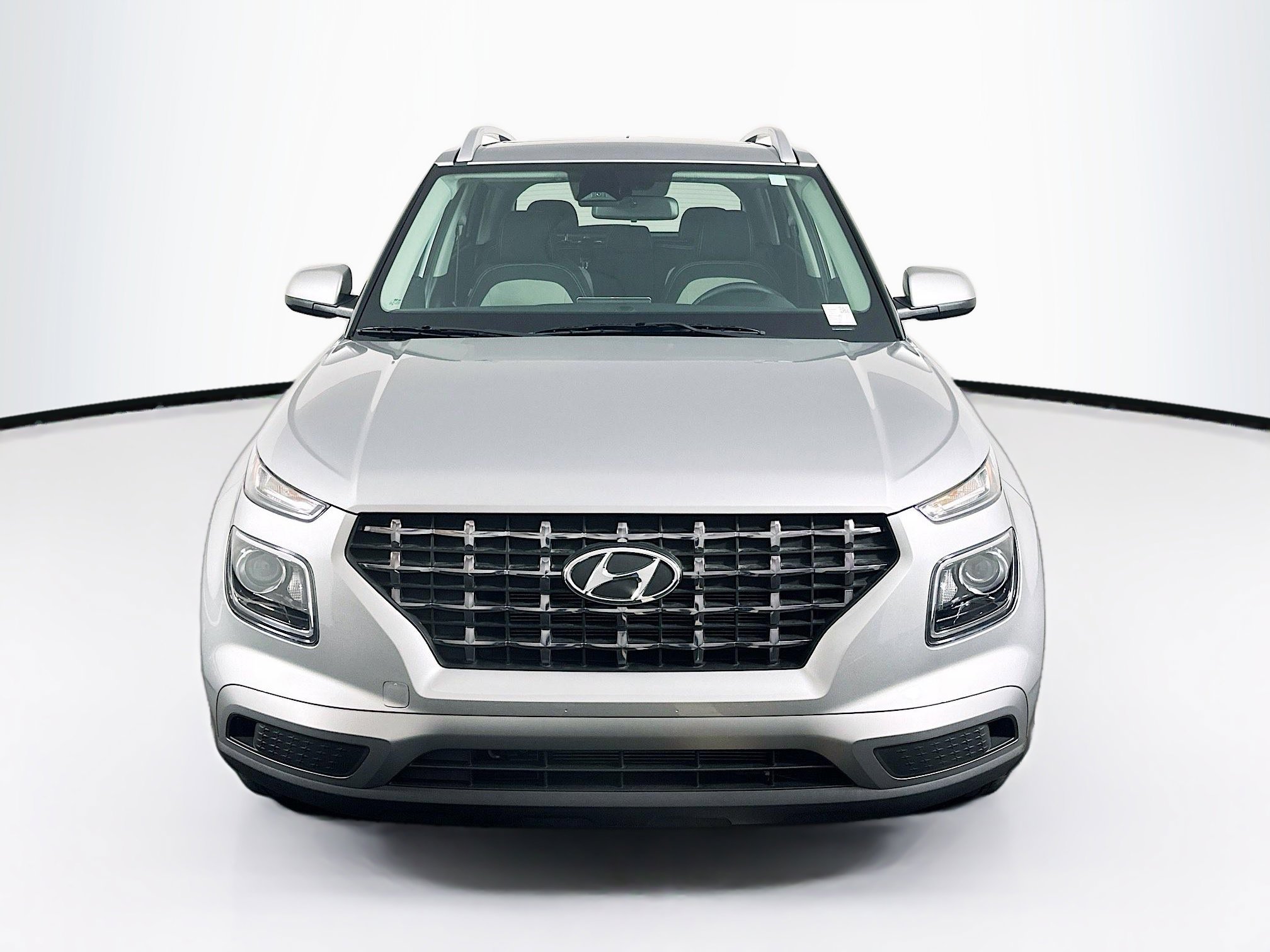 Used 2024 Hyundai Venue SEL image 2