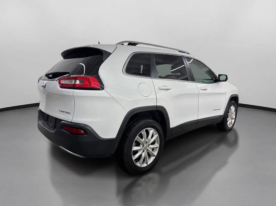 Used 2017 Jeep Cherokee Limited image 10