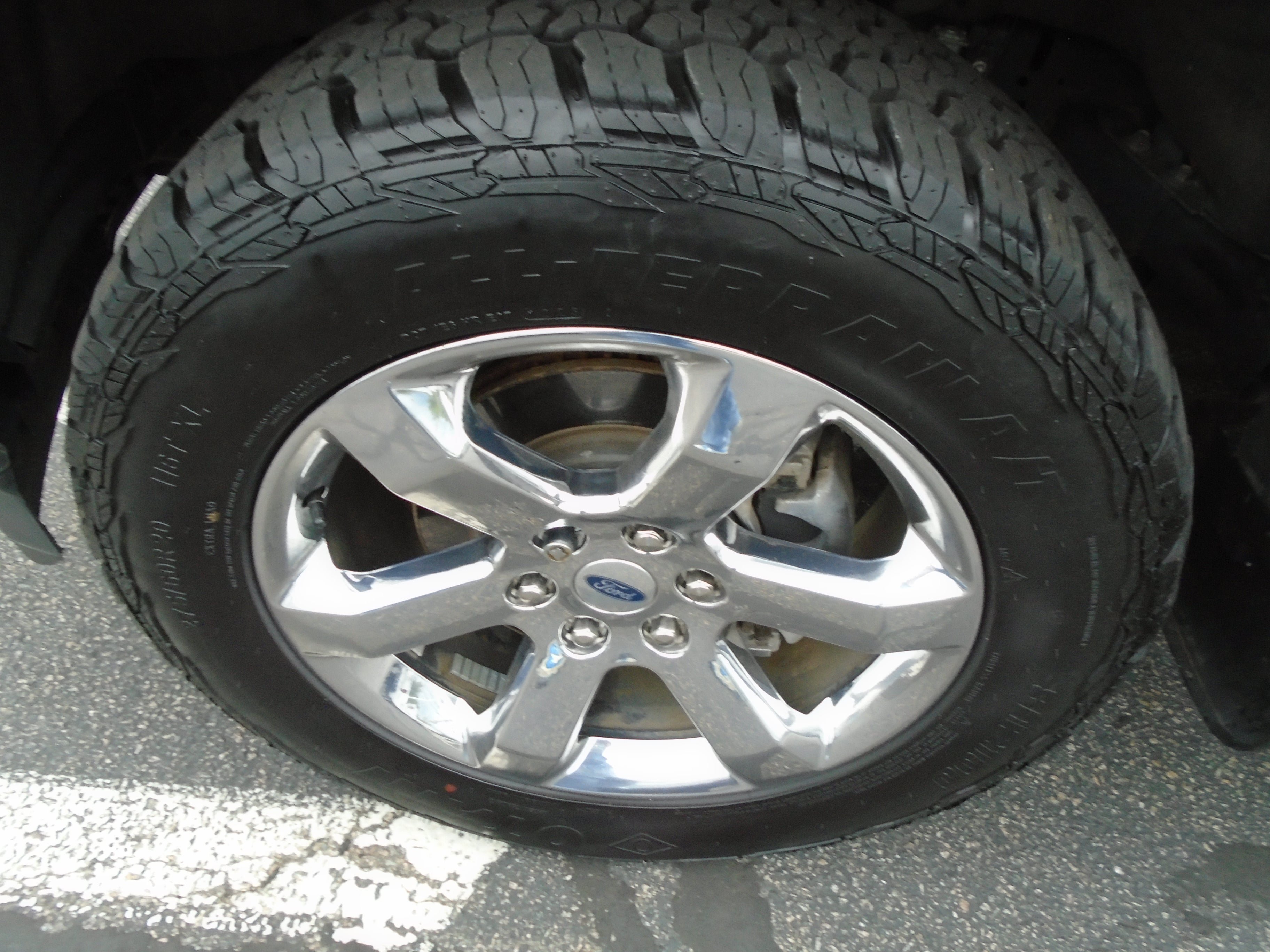 Used 2022 Ford F150 Lariat w/ Equipment Group 502A High AWD/4WD image 17
