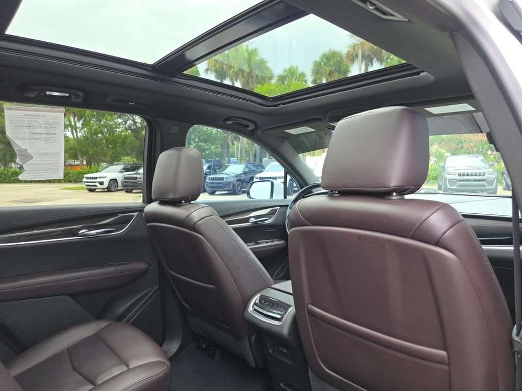 Used 2021 Cadillac XT6 Premium Luxury FWD image 17