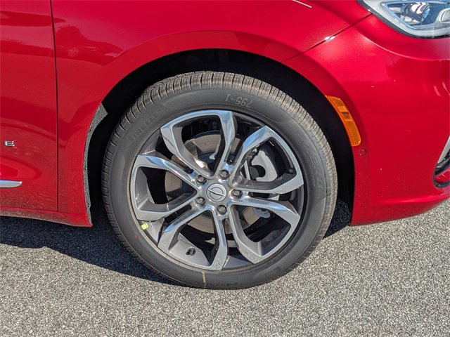 New 2026 Chrysler Pacifica Pinnacle image 11