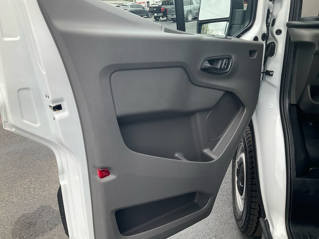 New 2026 Ford Transit 250 148 Medium Roof RWD image 15