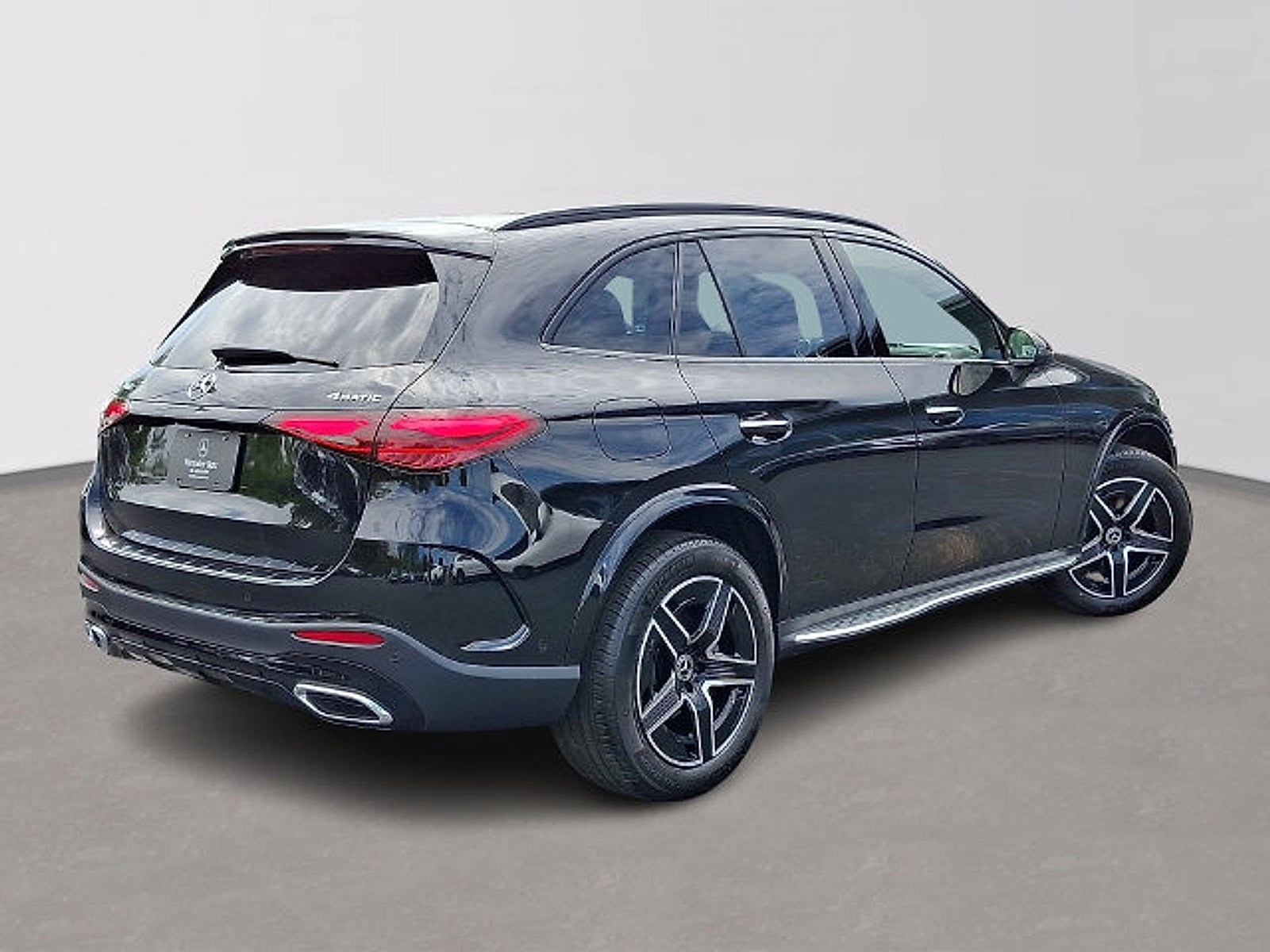 Used 2026 Mercedes-Benz GLC 300 4MATIC image 4