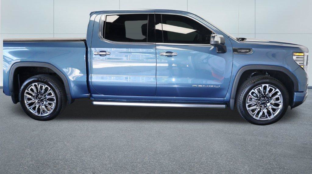 Used 2025 GMC Sierra 1500 Denali Ultimate AWD/4WD image 9