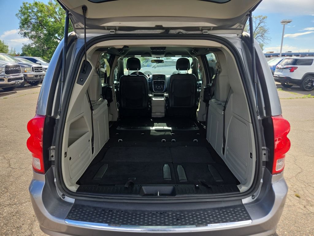 Used 2017 Dodge Grand Caravan SXT FWD image 19