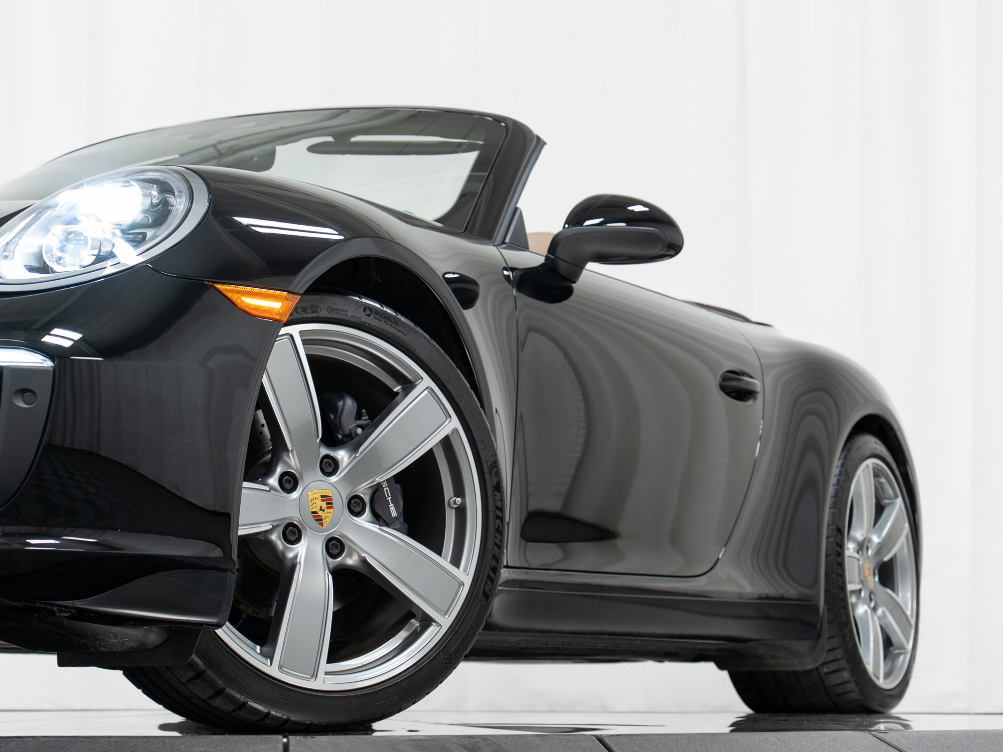 Certified 2019 Porsche 911 Carrera image 33