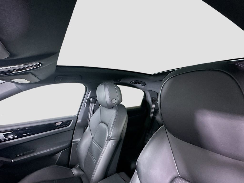 Certified 2022 Porsche Cayenne Coupe image 14