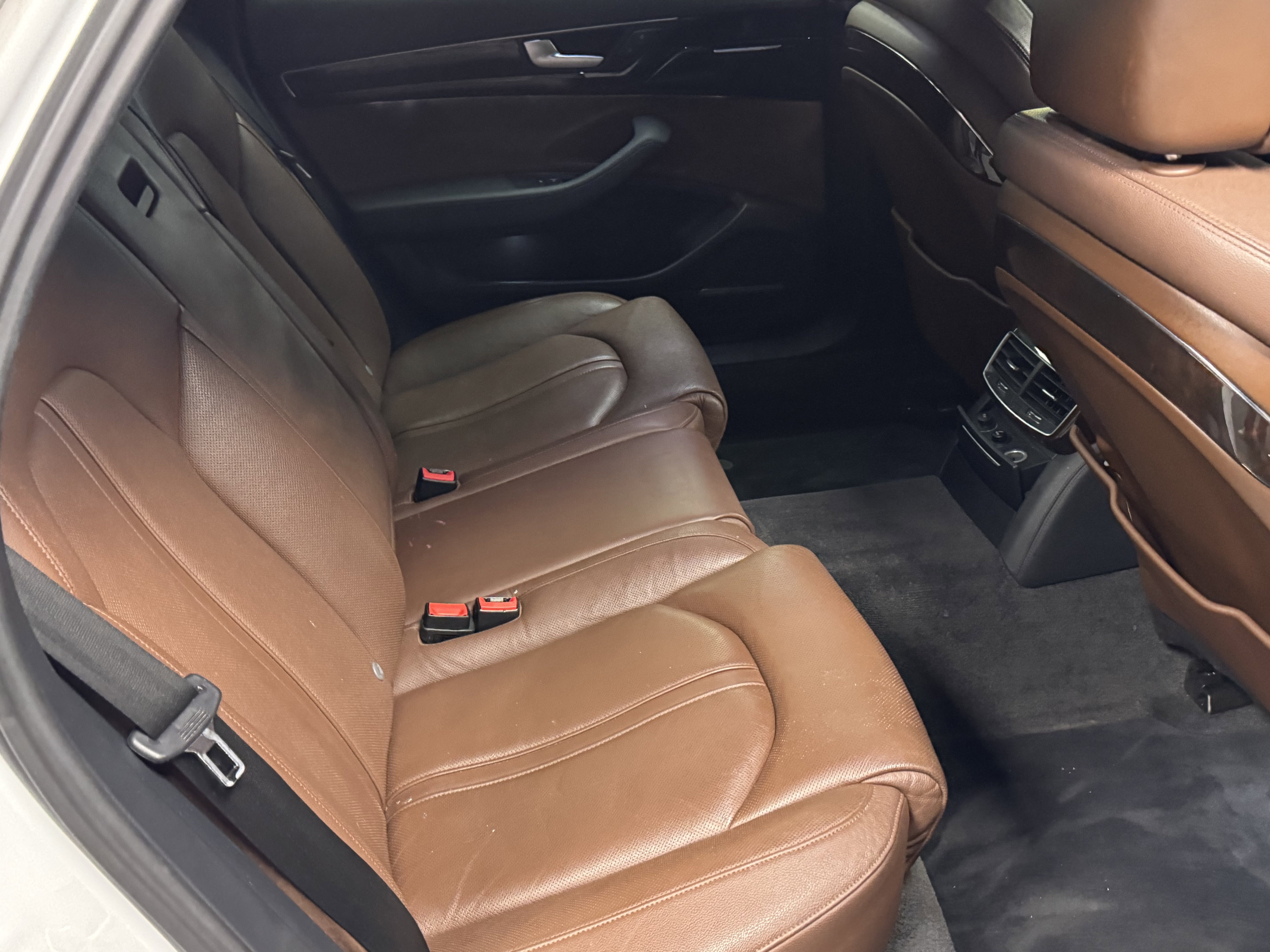 Used 2014 Audi A8 L 4.0T image 15
