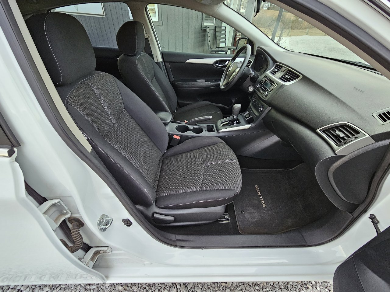 Used 2016 Nissan Sentra S image 31