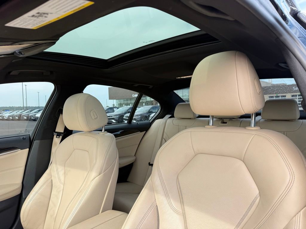 Used 2018 BMW 530i xDrive AWD/4WD image 19