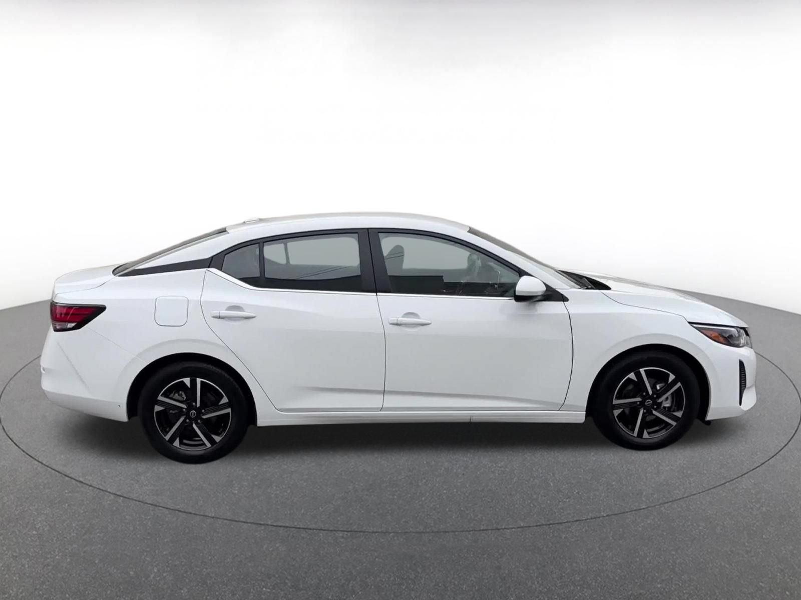 Used 2025 Nissan Sentra SV FWD image 13
