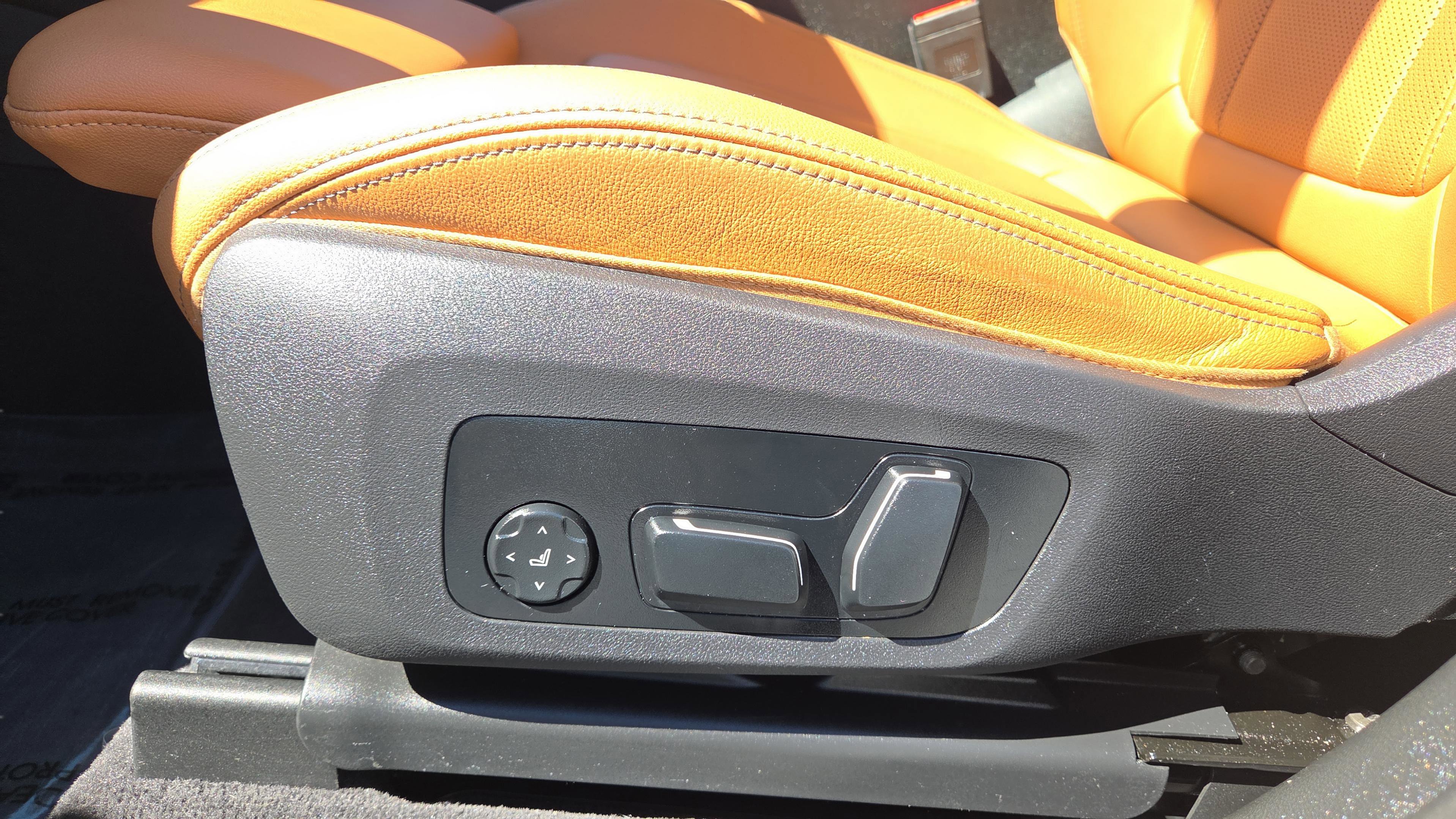 Certified 2024 BMW X3 sDrive30i w/ Premium Package w/ZPA image 11