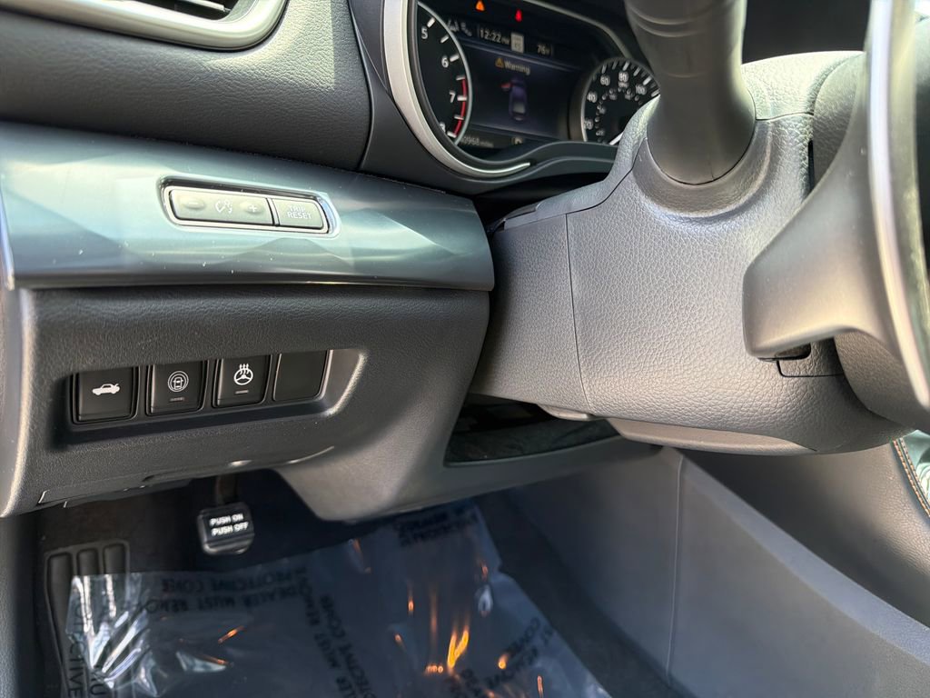 Used 2022 Nissan Maxima SR w/ Sport Mat Group FWD image 20
