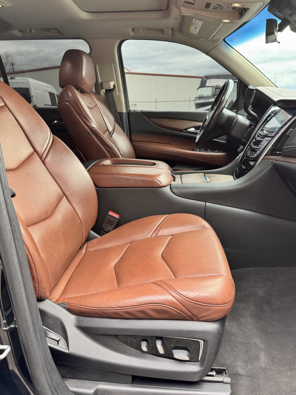 Used 2020 Cadillac Escalade ESV Luxury image 14