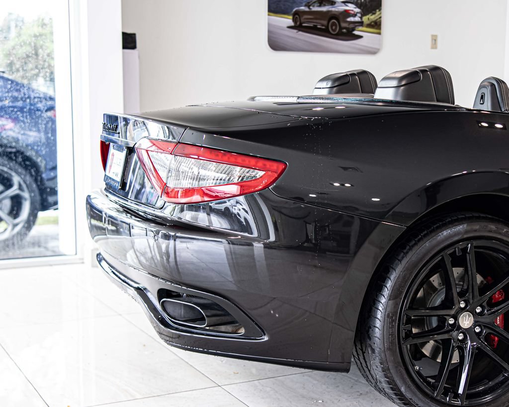 Used 2015 Maserati GranTurismo Sport RWD image 12
