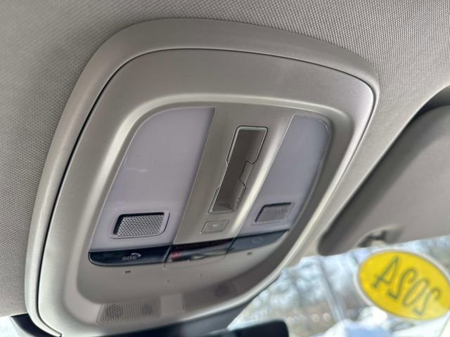 Used 2024 Volvo XC60 B5 Plus image 31