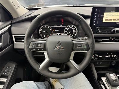 New 2026 Mitsubishi Outlander SE AWD/4WD image 15
