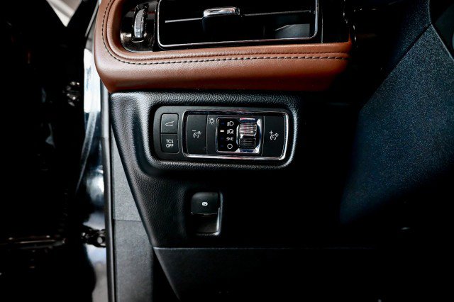Used 2021 Lincoln Nautilus Reserve FWD image 45