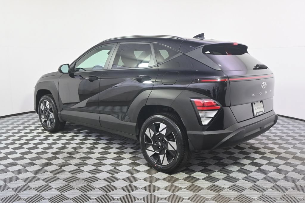 Used 2024 Hyundai Kona SEL w/ Convenience Package AWD/4WD image 3