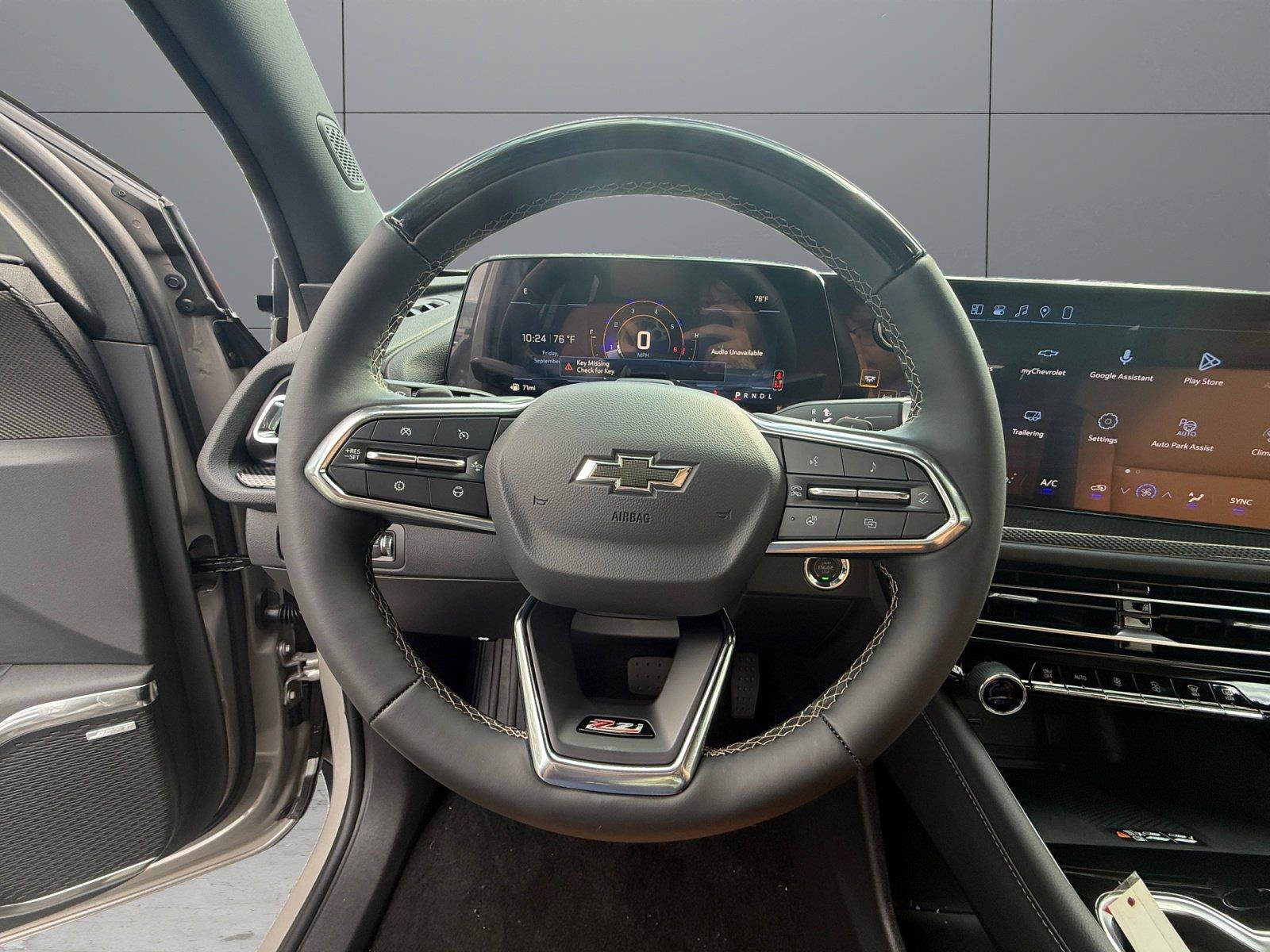 New 2027 Chevrolet Traverse Z71 w/ Enhanced Driving Package AWD/4WD image 11