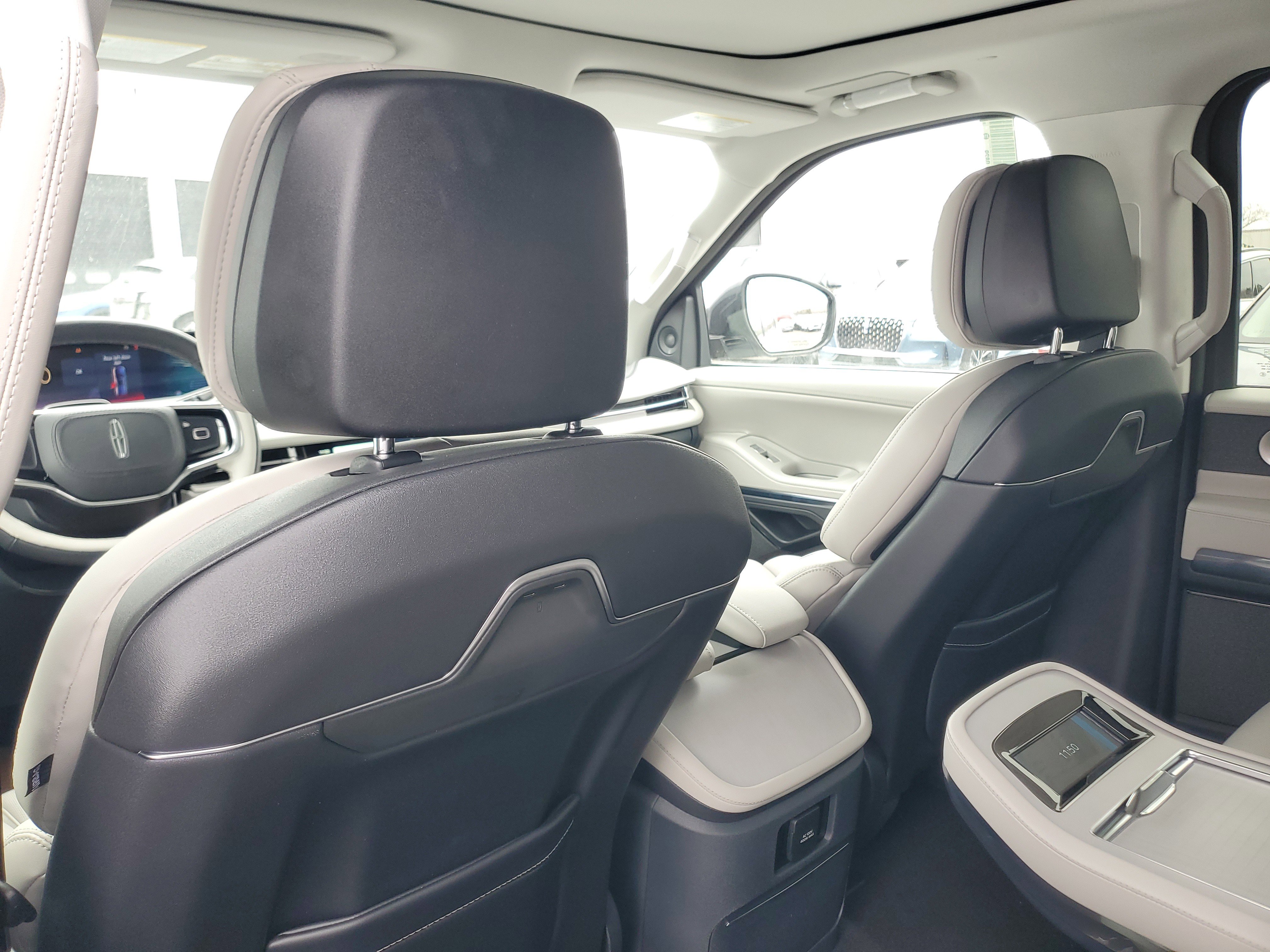 New 2026 Lincoln Navigator Reserve image 28