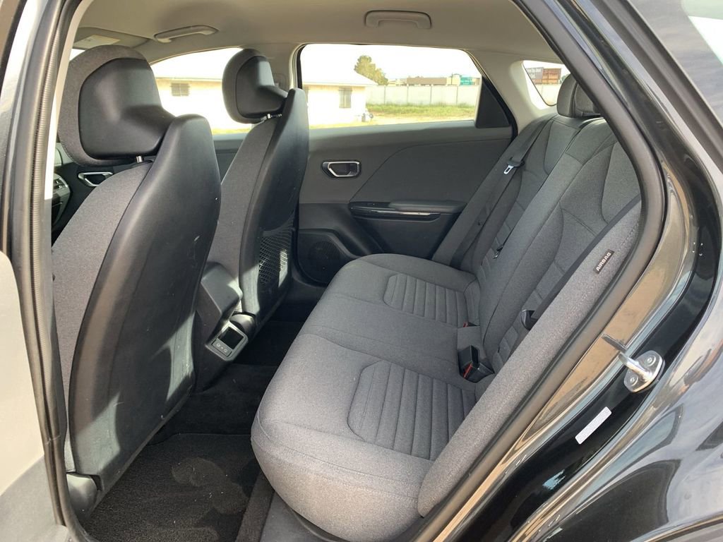 Used 2025 Kia K4 EX image 23