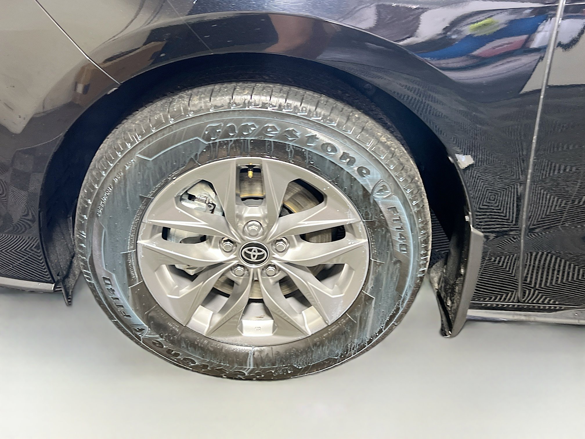 Used 2025 Toyota Sienna XLE image 13