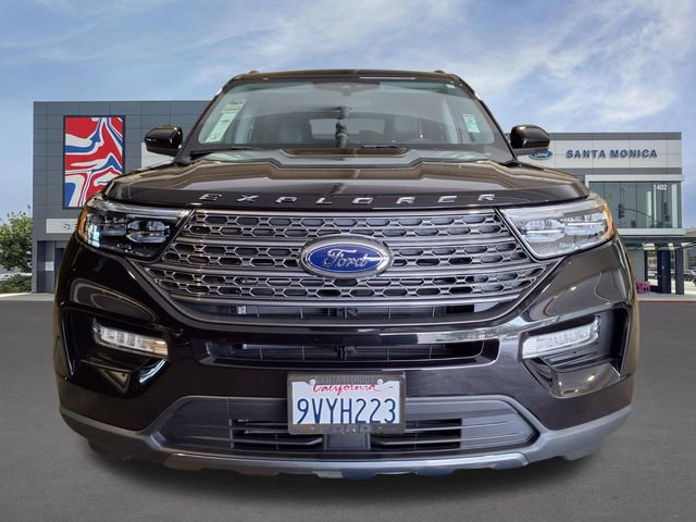 Used 2024 Ford Explorer XLT w/ Equipment Group 202A image 2