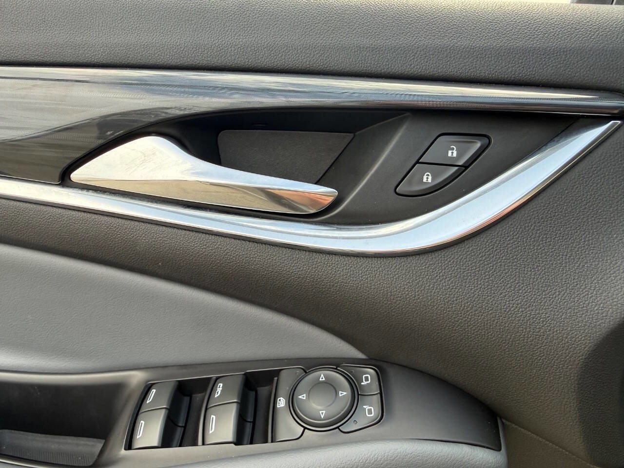Used 2019 Buick Enclave Essence AWD/4WD image 20
