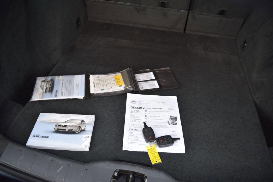 Used 2011 Volvo V50 T5 image 77