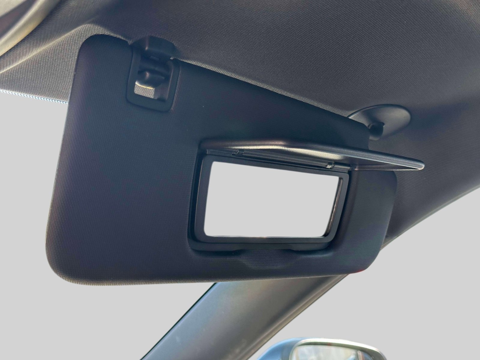 Used 2024 Chevrolet Trax RS image 29