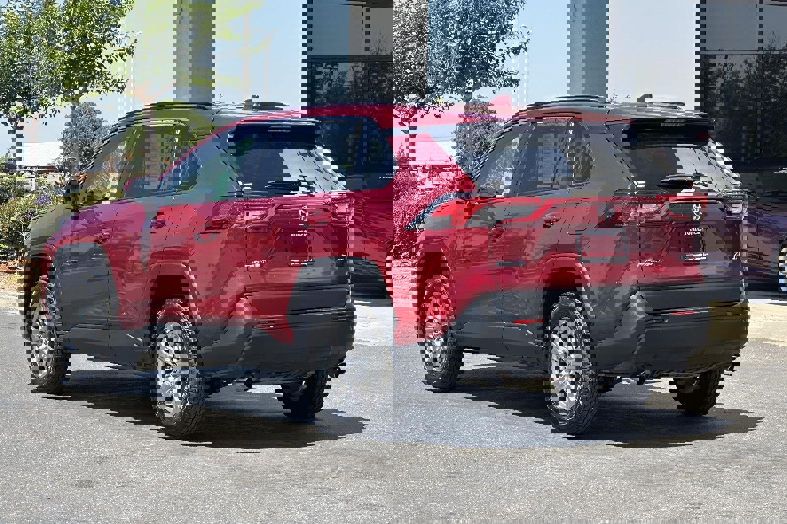 Used 2023 Toyota RAV4 XLE image 6