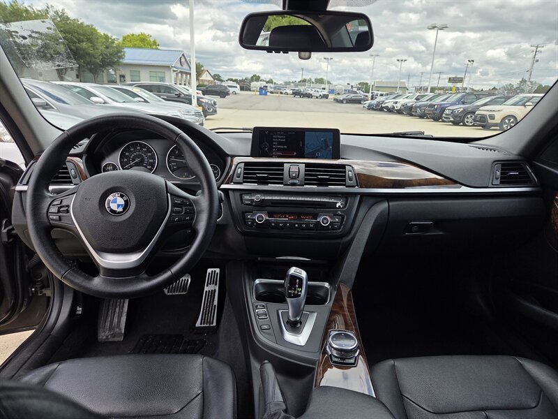 Used 2015 BMW 328i xDrive Sedan AWD/4WD image 12
