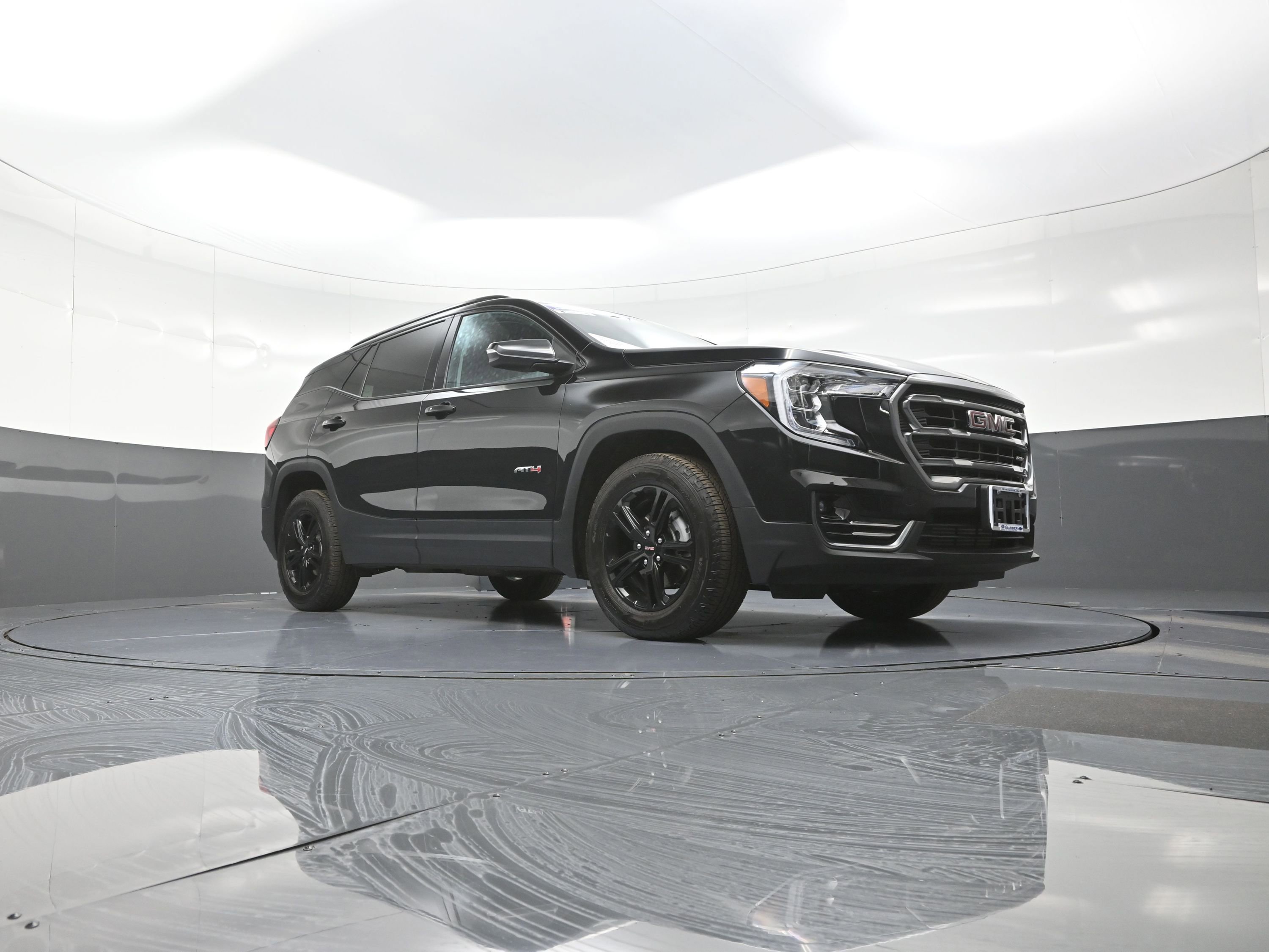 Used 2024 GMC Terrain AT4 image 9