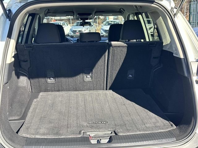 Used 2023 Nissan Rogue SV image 11