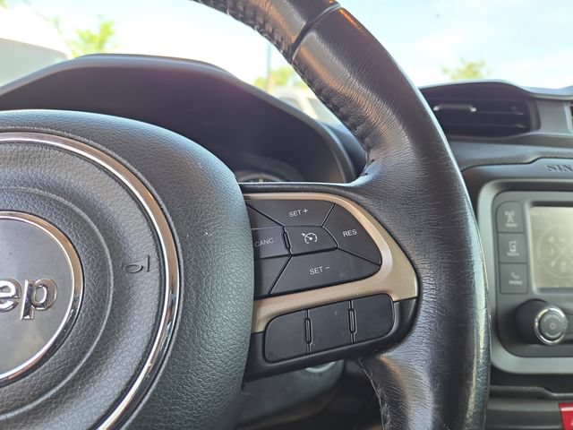 Used 2017 Jeep Renegade Latitude w/ Popular Equipment Group FWD image 19