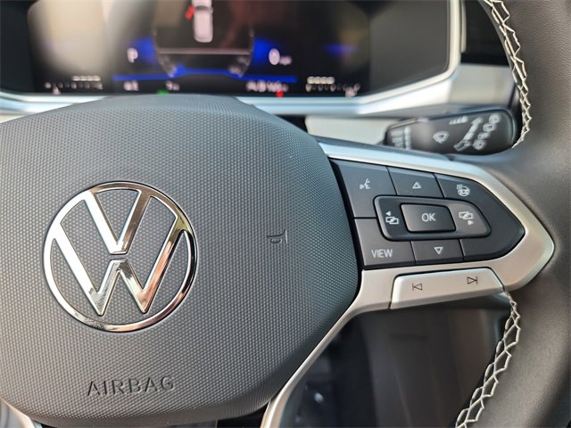 New 2025 Volkswagen Taos SE image 12