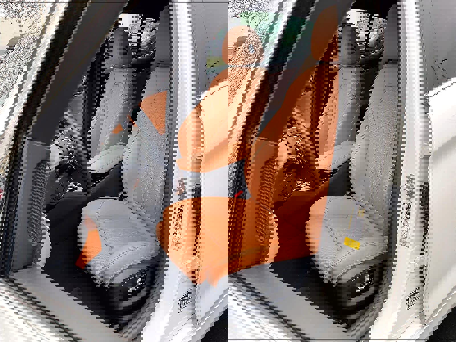 Used 2023 BMW 540i w/ Convenience Package image 27