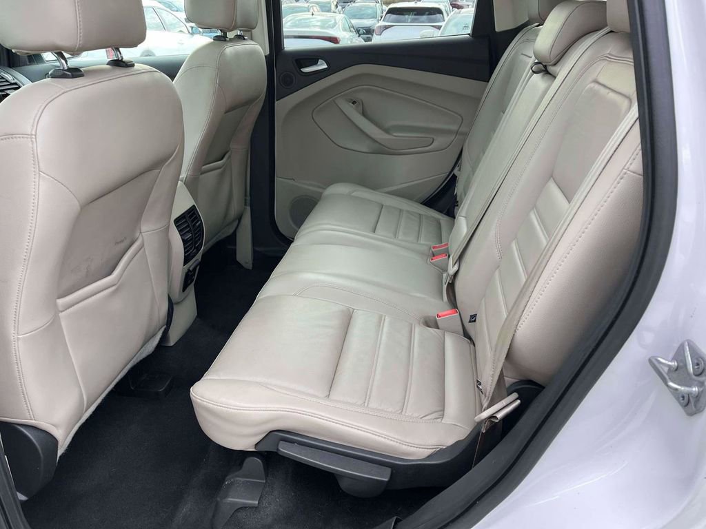 Used 2017 Ford Escape Titanium image 9