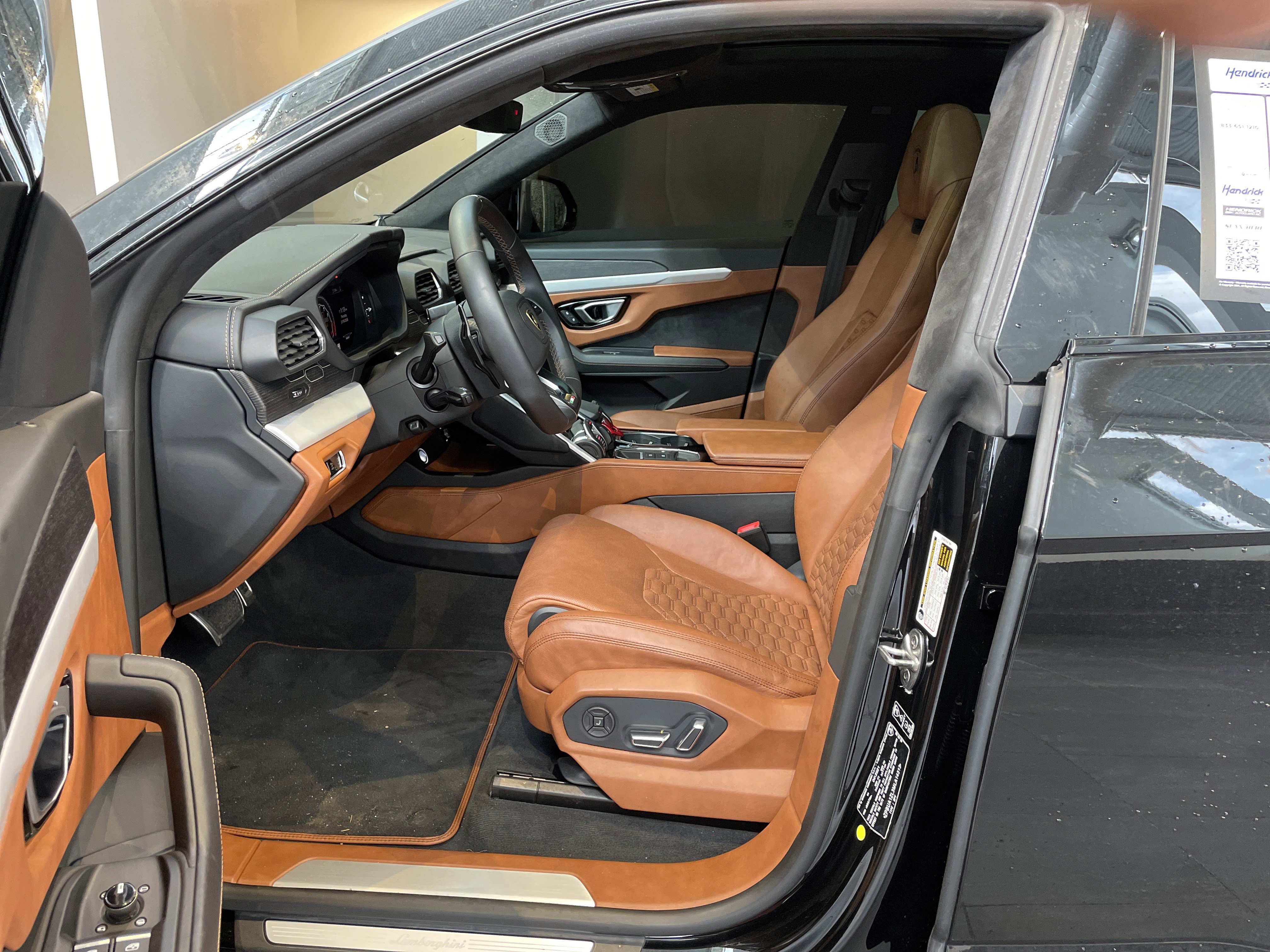 Used 2021 Lamborghini Urus image 20