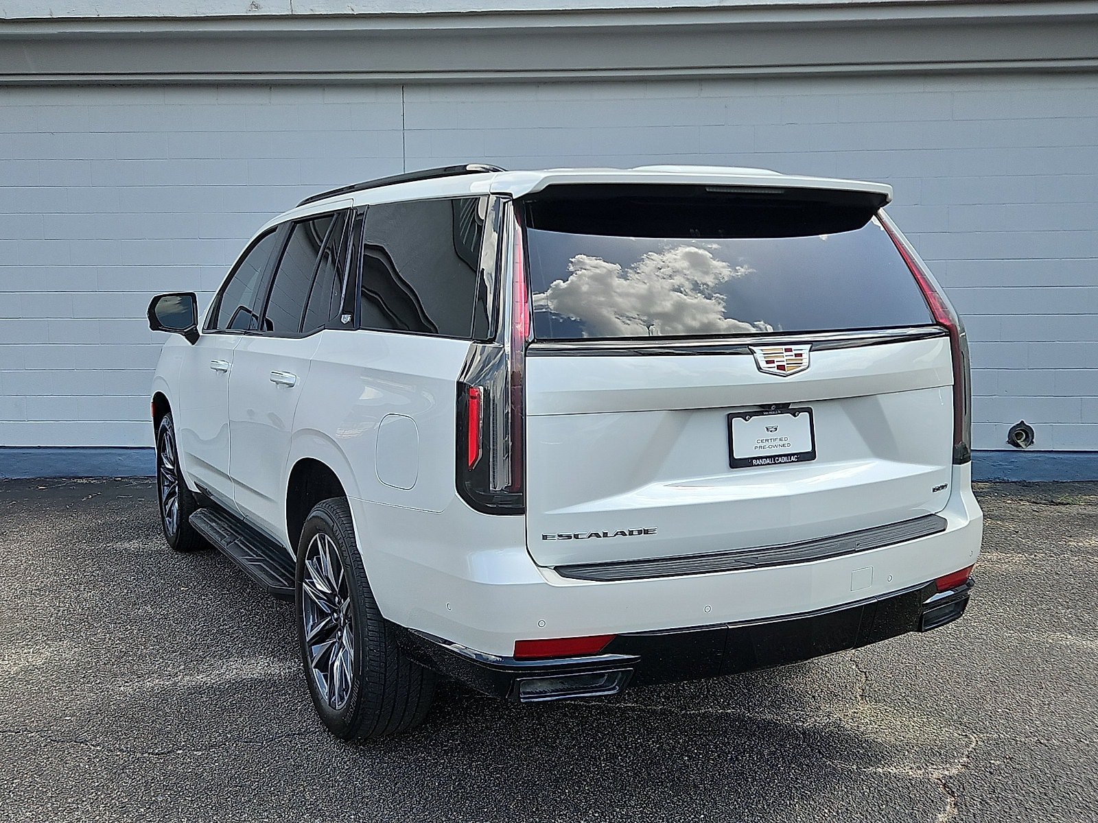 Certified 2024 Cadillac Escalade Sport w/ LPO, Floor Liner Package AWD/4WD image 3