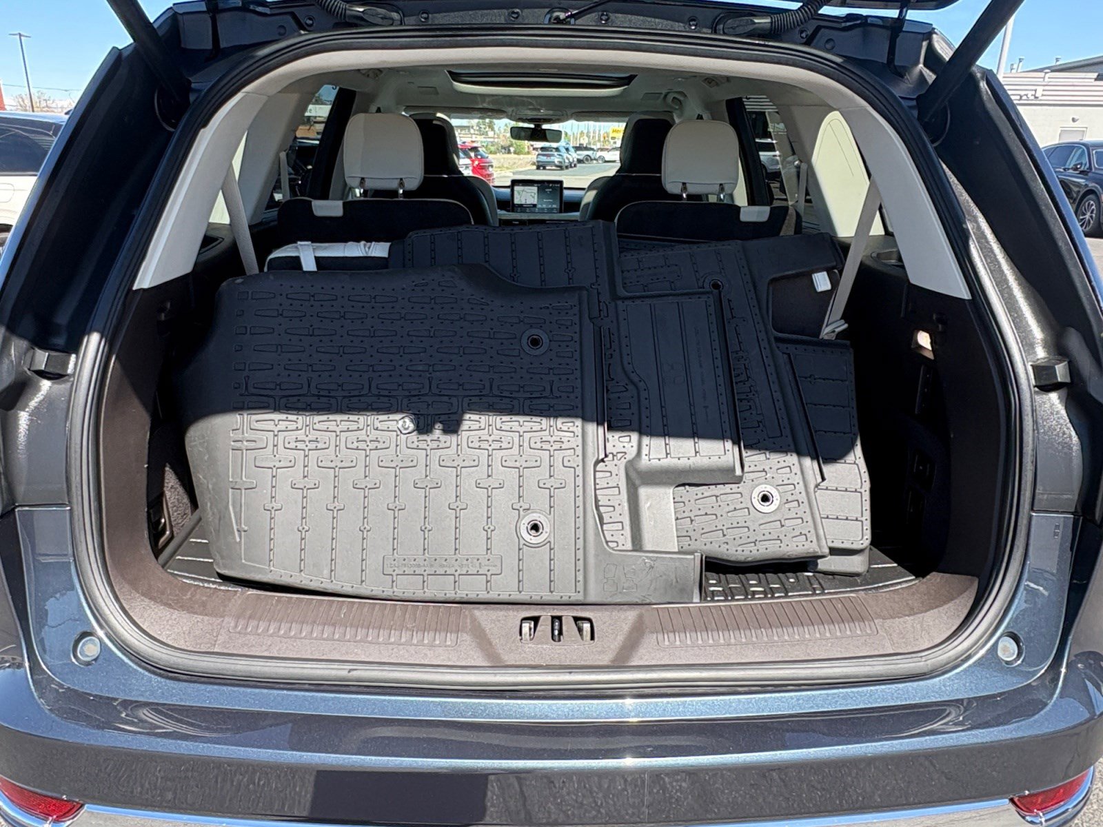 Certified 2023 Lincoln Aviator Black Label Grand Touring w/ Class IV Trailer Tow Package image 21