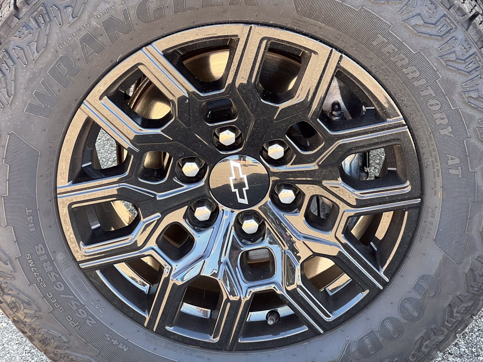 Used 2024 Chevrolet Colorado Trail Boss w/ Advanced Trailering Package AWD/4WD image 8