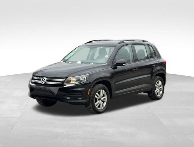 Used 2016 Volkswagen Tiguan S image 9
