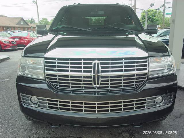 Used 2014 Lincoln Navigator 4WD image 2