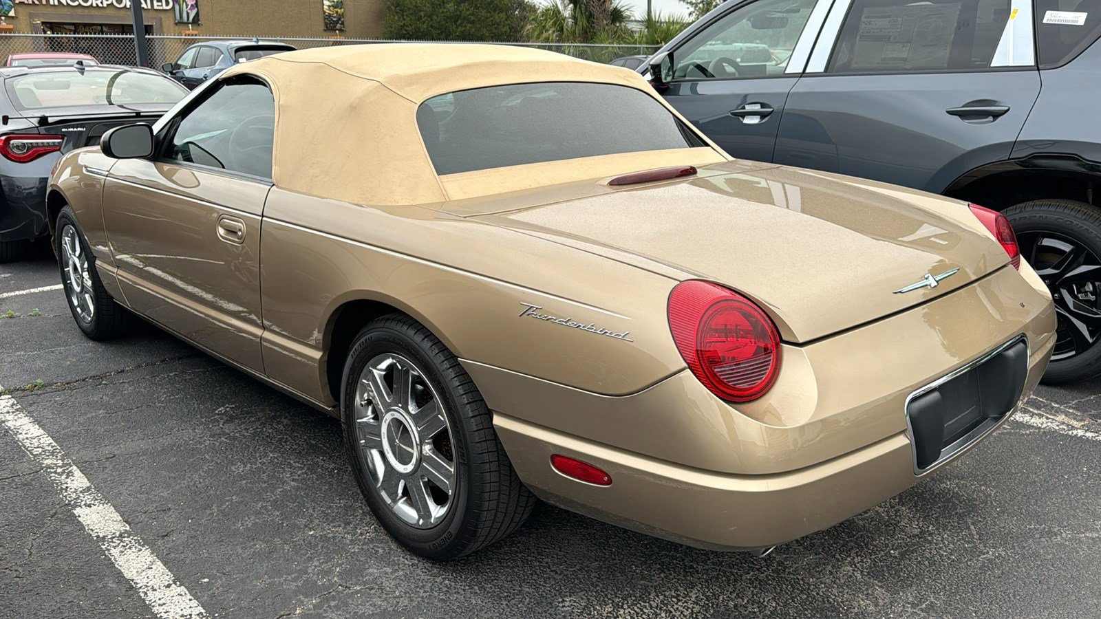 Used 2005 Ford Thunderbird image 5